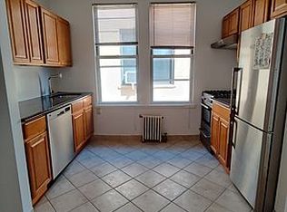 34-32 44th St #3B, Long Island City, NY 11101