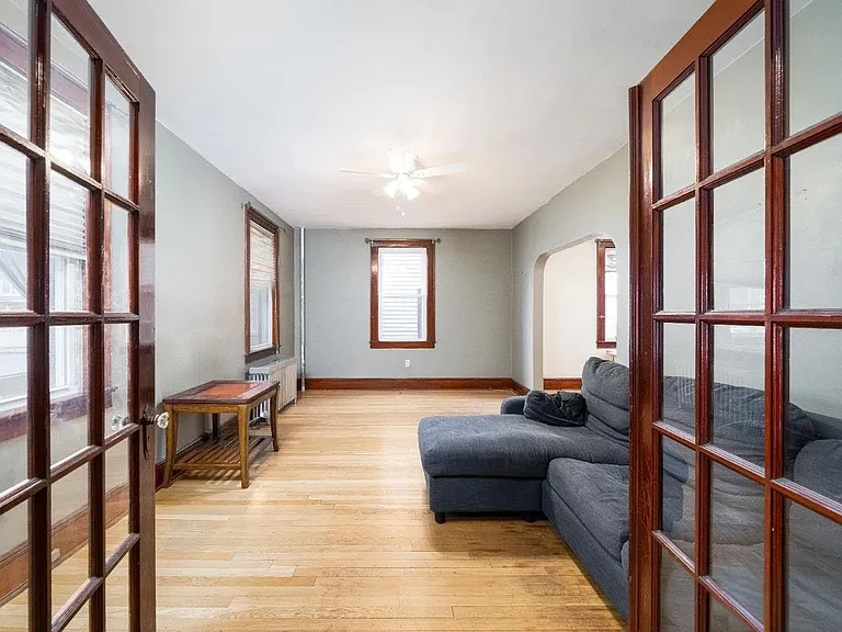 351 Somerset St — Photo 12