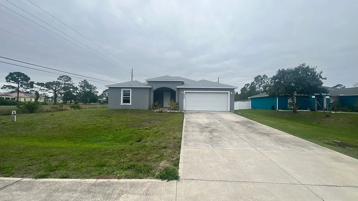 Building Photo - 2498 Cogan Dr SE
