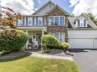 8193 Trellis Brook Ln, Liverpool, NY 13090