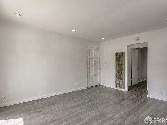 4th image of 46728 Crawford St #21