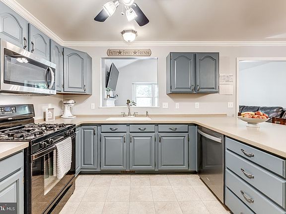 3rd image of 9810 Dominion Forest Cir