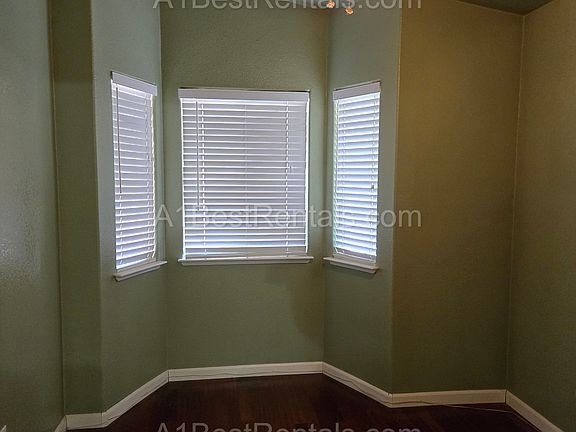 2nd image of 3832 Sierra St