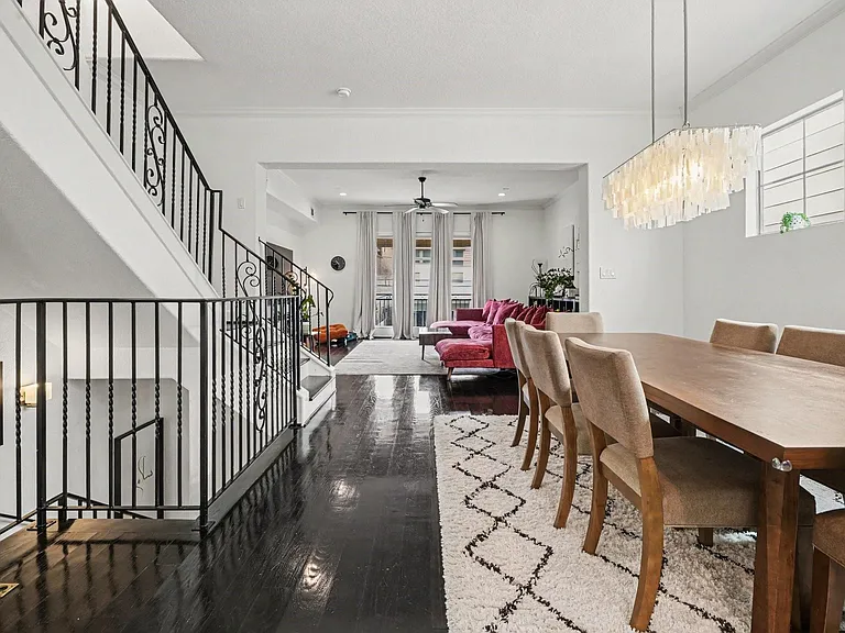 906 Patterson St — Photo 10