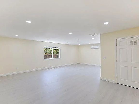 5th image of 256 N 34th St #2