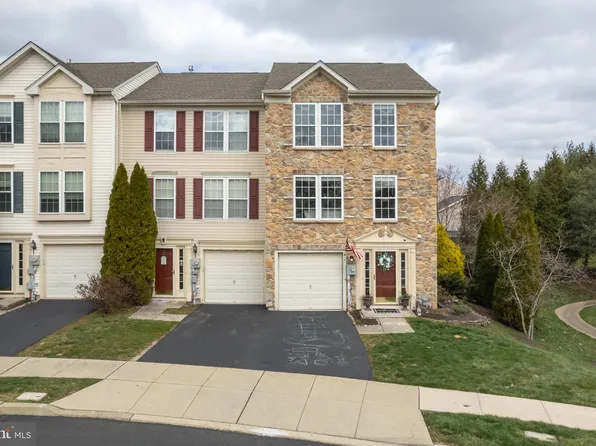 402 Terrace Dr, Quakertown, PA 18951