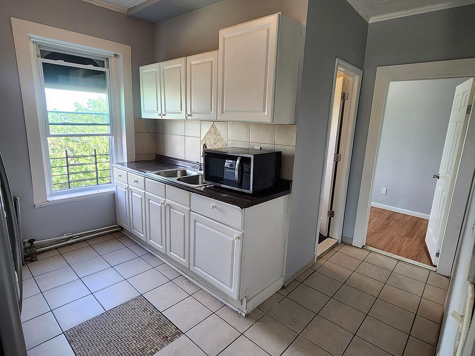 1st image of 373 Fairmount Ave APT 11