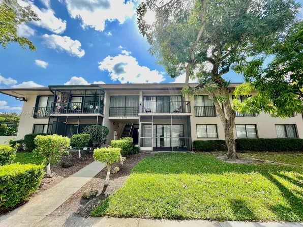 5773 Washington St APT J1, Hollywood, FL 33023