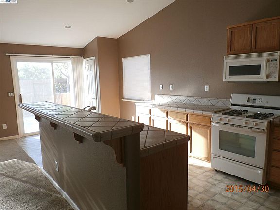 3rd image of 5033 Moorcroft Cir
