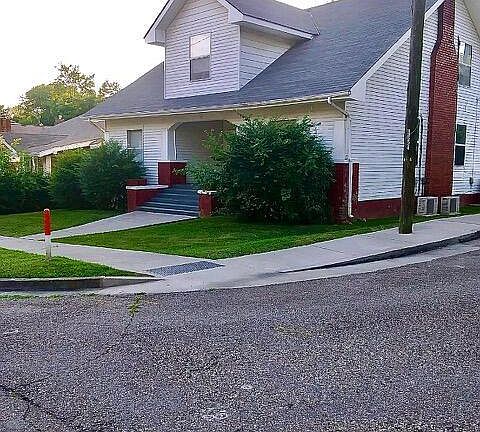 3rd image of 1939 McCalla Ave