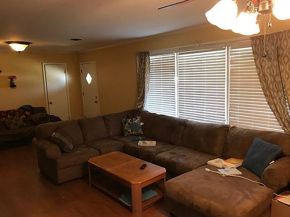 2nd image of 702 Sassafras Dr