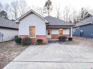 572 Kincaid Cove Ln, Odenville, AL 35120