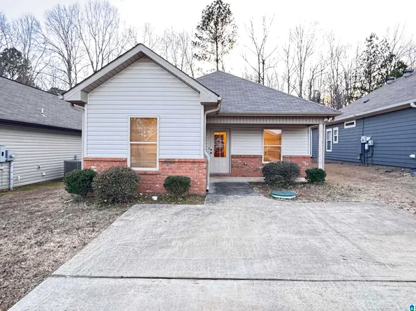 572 Kincaid Cove Ln, Odenville, AL 35120