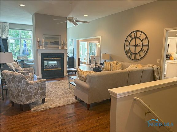3rd image of 5816 Crossbrooke Ln