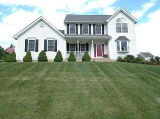 902 Adrienne Ave, Stewartsville, NJ 08886