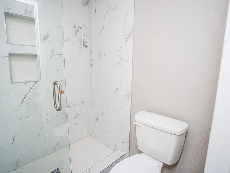 4629 Elgin Ave — Photo 15