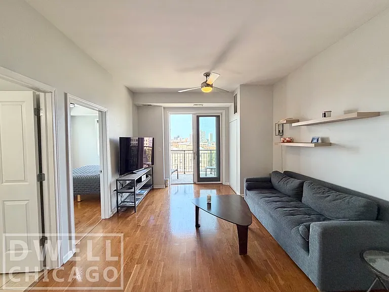 828 W Grace St #804 — Photo 2