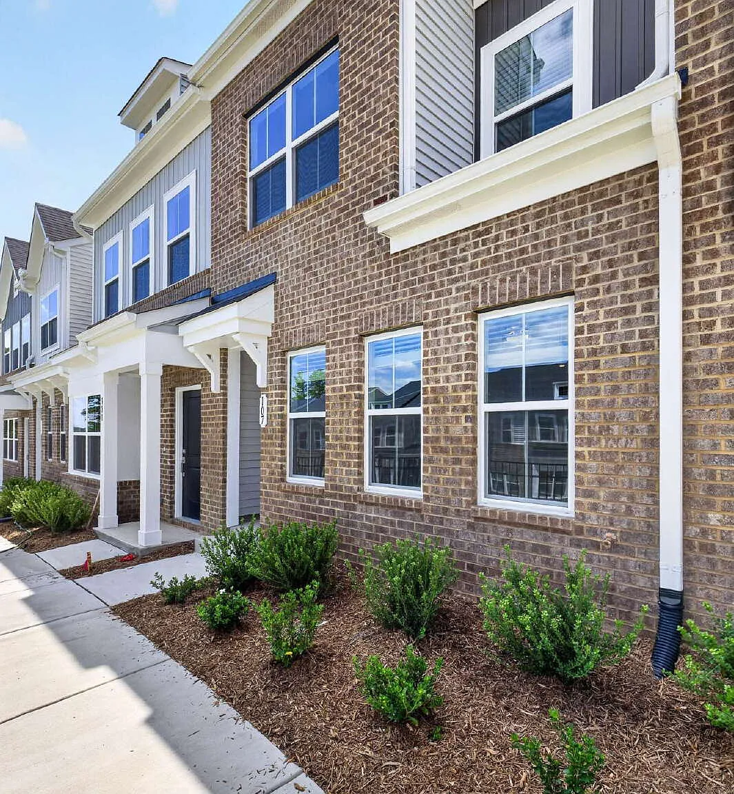 3 bed, 2.5 bath, 1514 sqft, $1,800 — Photo 1