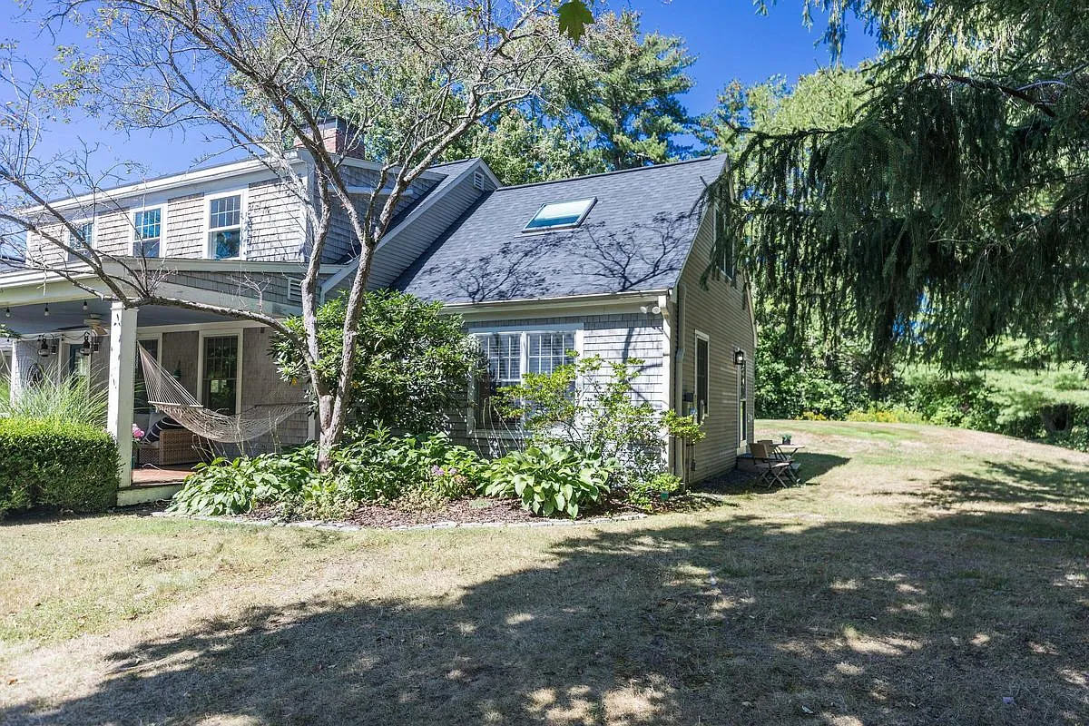 1 bed, 1.0 bath, 700 sqft, $2,350 — Photo 2