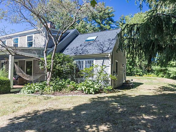 2nd image of 371 Washington Rd