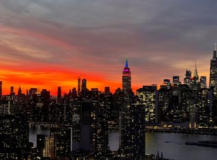 3 Court Sq #4311, Long Island City, NY 11101