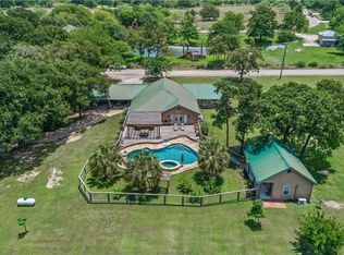 6858 Hollow Heights Dr, Bryan, TX 77808