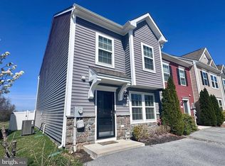 576 Thumper Dr, Ranson, WV 25438