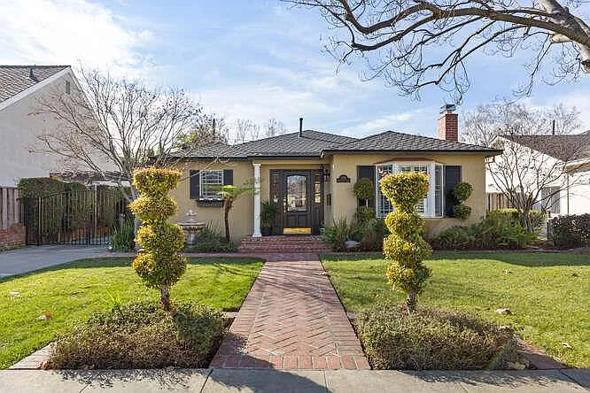 2129 Jonathan Ave photo 1