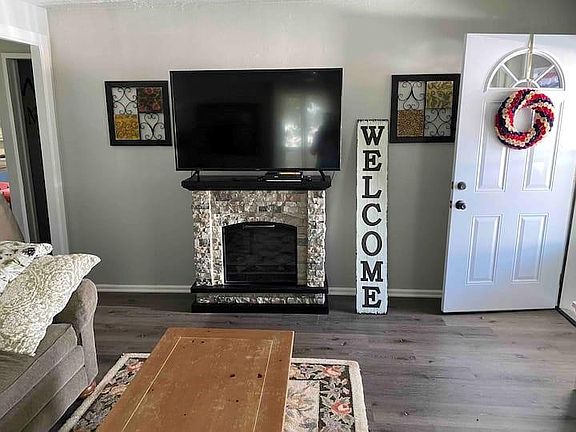 2nd image of 113 S Clarady Ave