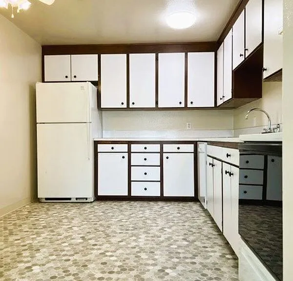 703 Broadway St #4 — Photo 18