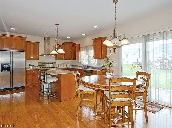 4th image of 4245 Castle Rock Cir
