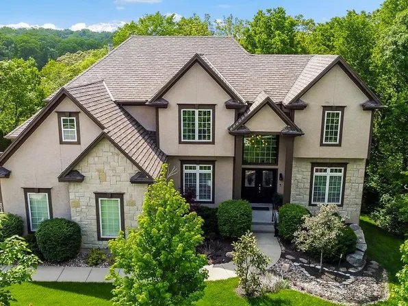 20837 W 91st Ter, Lenexa, KS 66220