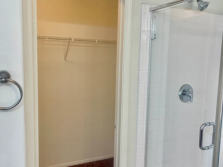 6550 Ditmars St — Photo 21