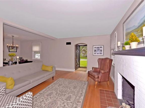 3rd image of 431 Alice Ave