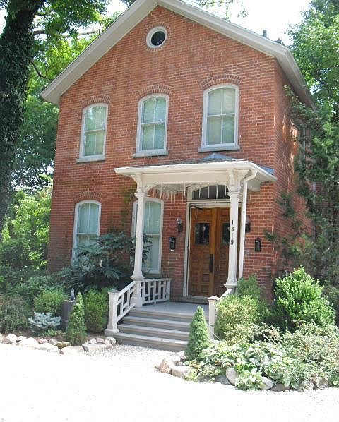 1st image of 1319 W Huron St Unit B