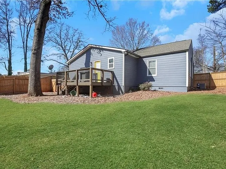 1770 Crestridge Dr SE — Photo 33