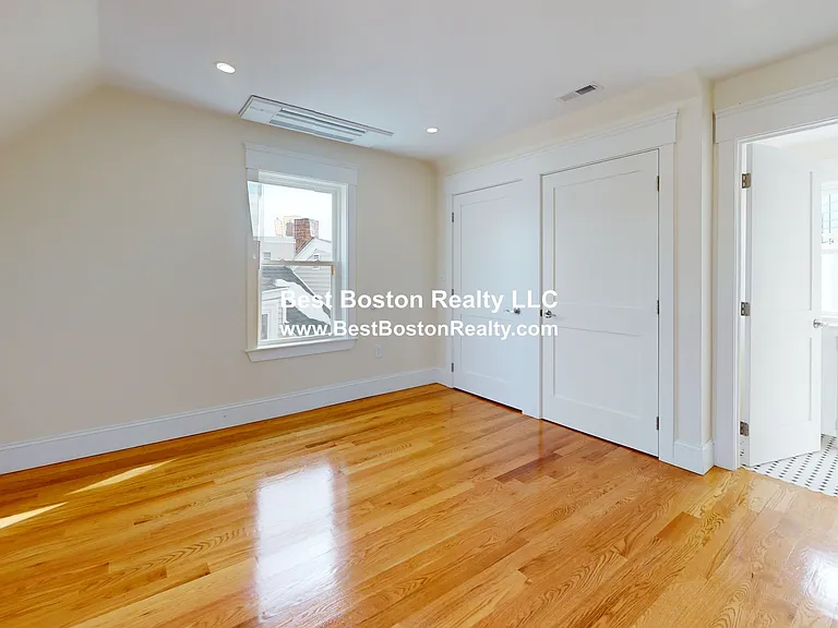 242 Somerville Ave — Photo 12