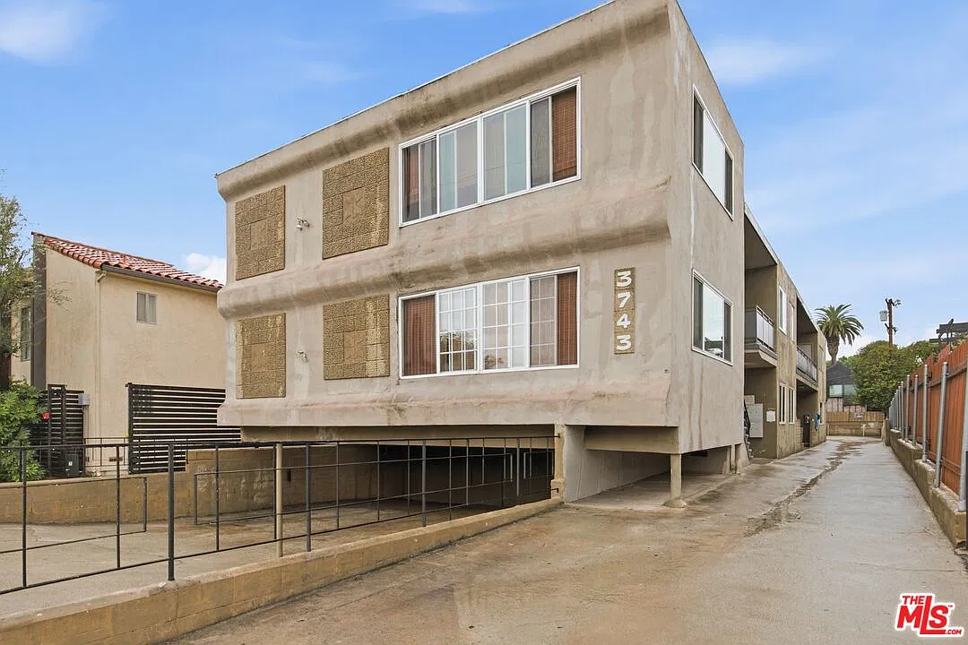 1 bed, 1.0 bath, 650 sqft, $2,195 — Photo 2