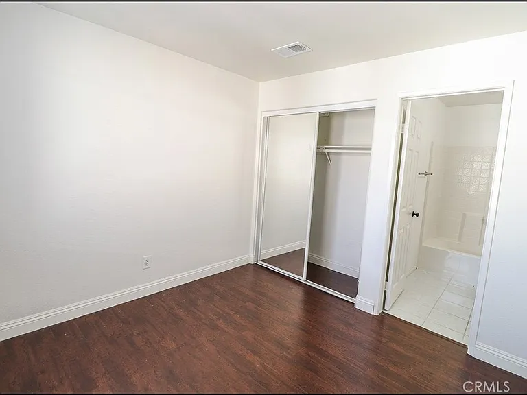 5 Chatham Ct — Photo 23