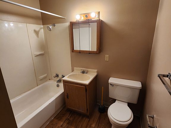 5th image of 1310 E North St #6