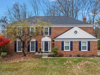 31301 Coachlight Ln, Bingham Farms, MI, 48025