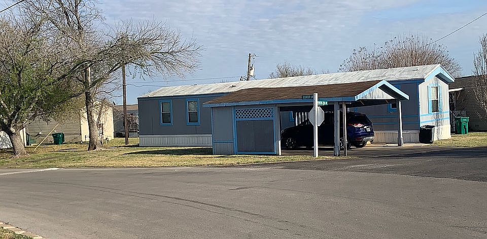 Corner lot /carport/storage