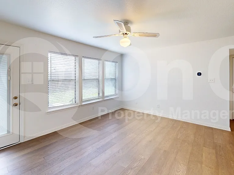 786 Pierre Ln — Photo 6