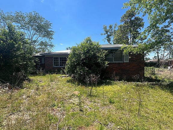 2nd image of 2302 Jerry Jones Dr