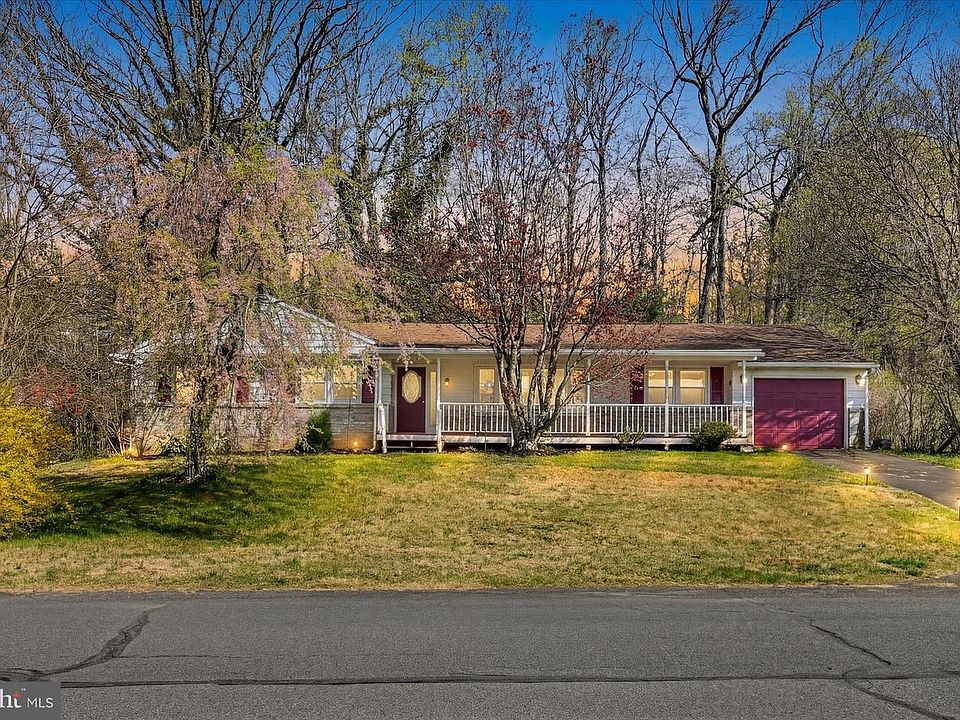 1st image of 515 Pine Hill Dr