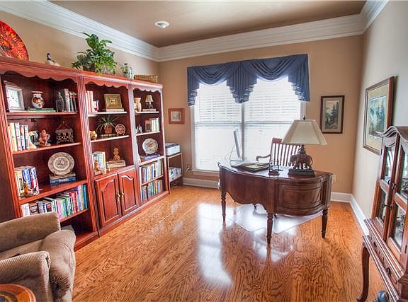 3rd image of 248 McLean Ct
