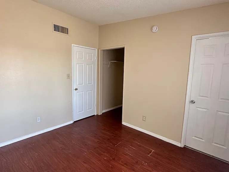 901 Elko Way — Photo 16