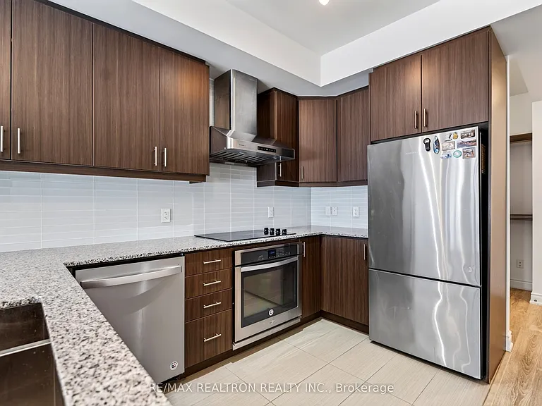 9618 Yonge St #801 — Photo 6