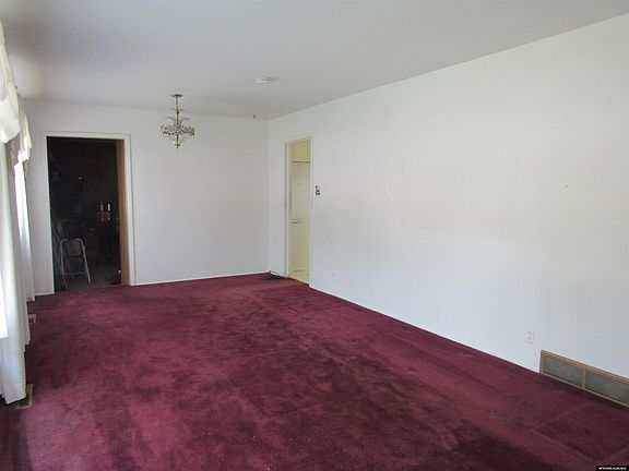 3rd image of 339 Country Club Rd