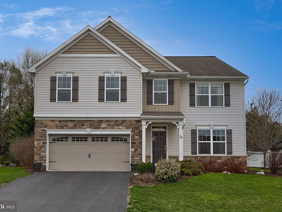 1st image of 29 Summerlyn Dr